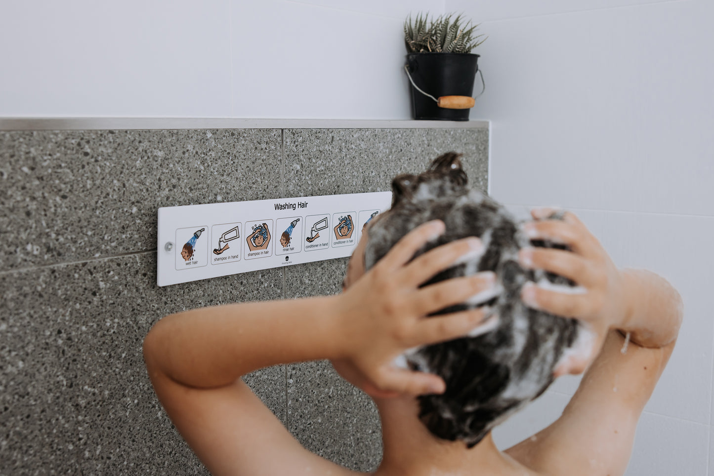 Washing Hair Visual Aid
